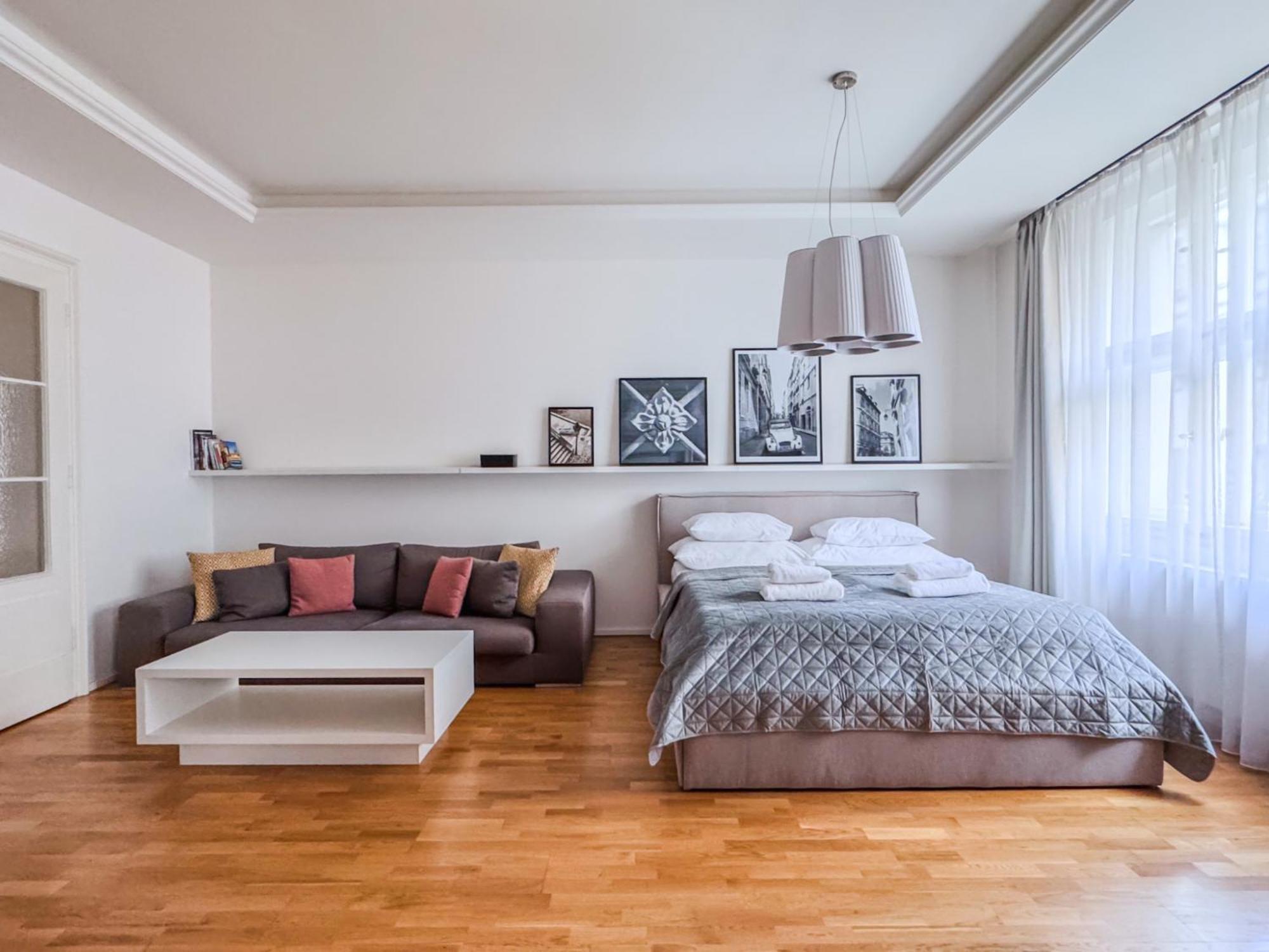 Unique Old Town Apartments At Palace Dlouha Praga Esterno foto